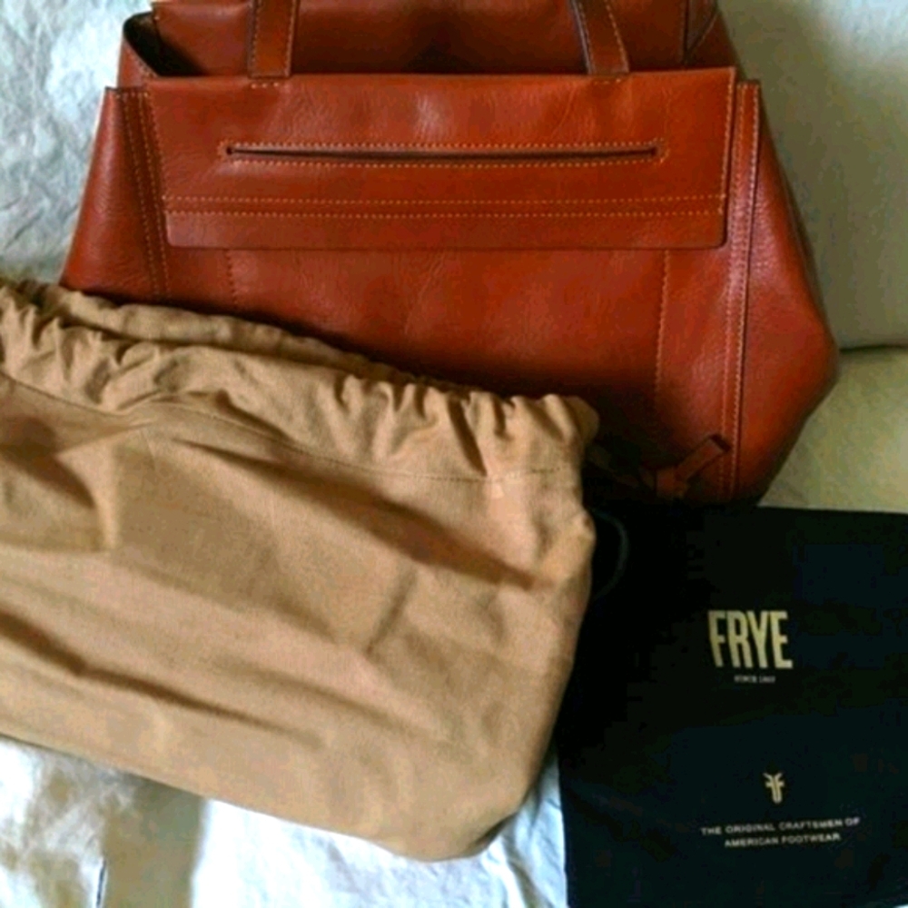 NWT FRYE LEATHER CHARLIE CARRYALL COGNAC
